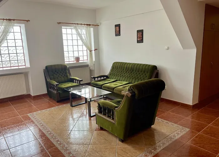 Hegyalja Fogado Bed & Breakfast 3*